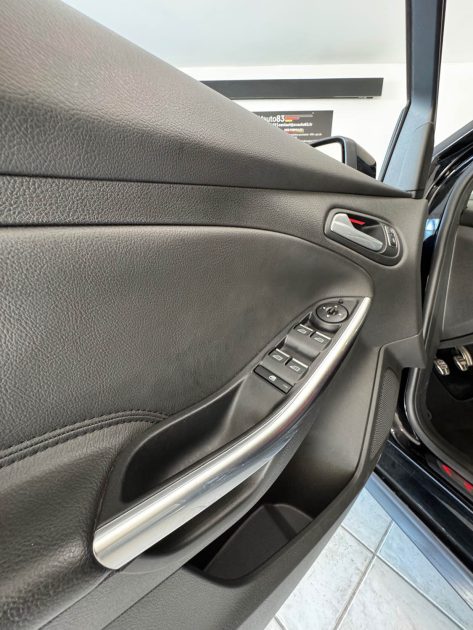 Ford Focus ST 2.0 Ecoboost 250ch - 137.100km - Carnet Complet - Révisée - CT ok - Garantie 1an