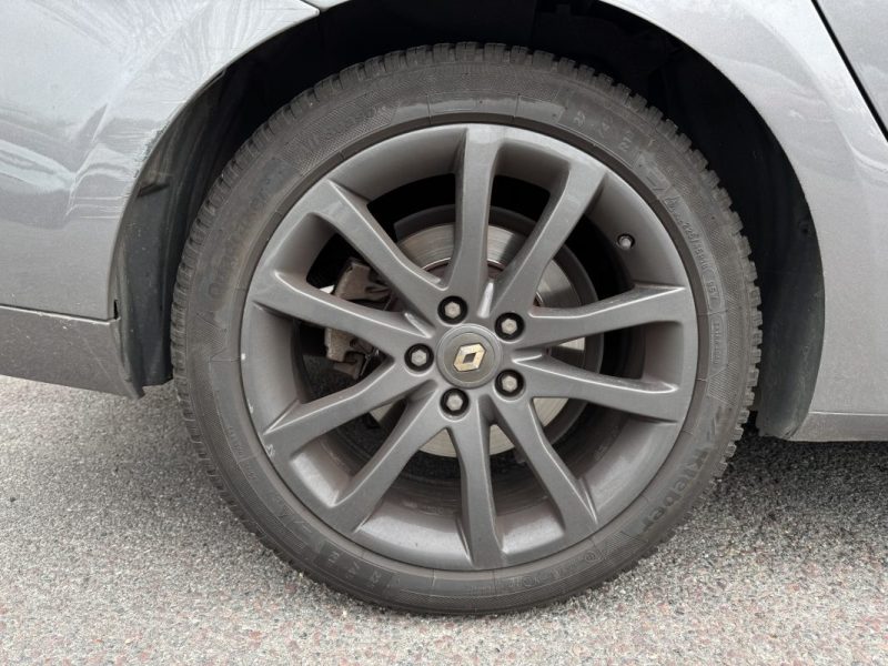 RENAULT LAGUNA III 2.0 dCi 175ch BVA 4 Control GT - Suivi d'Entretien