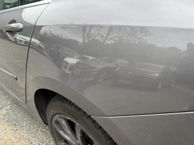 RENAULT LAGUNA III 2.0 dCi 175ch BVA 4 Control GT - Suivi d'Entretien