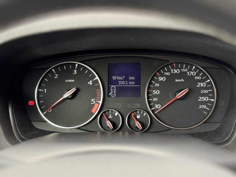 RENAULT LAGUNA III 2.0 dCi 175ch BVA 4 Control GT - Suivi d'Entretien