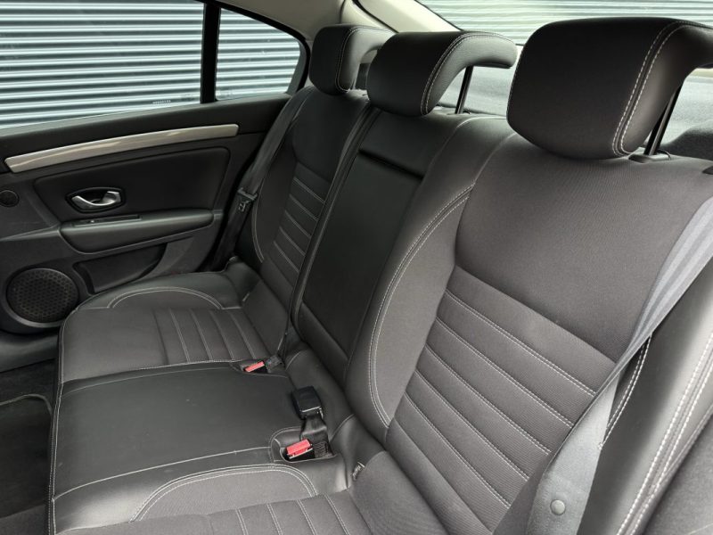 RENAULT LAGUNA III 2.0 dCi 175ch BVA 4 Control GT - Suivi d'Entretien