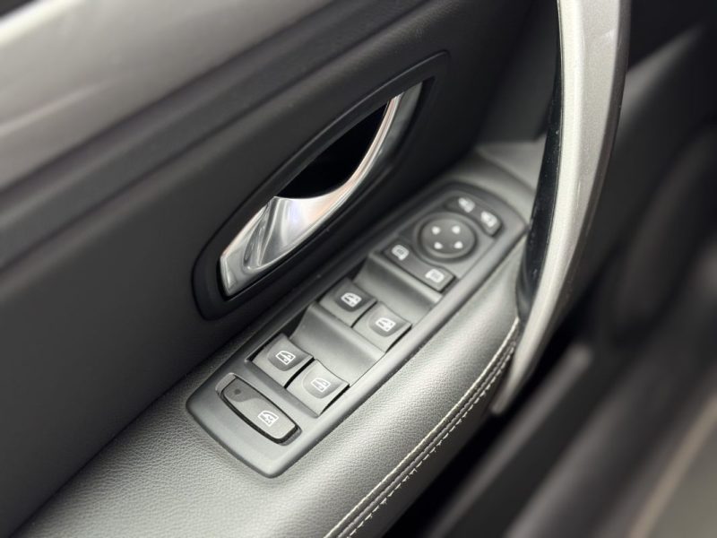 RENAULT LAGUNA III 2.0 dCi 175ch BVA 4 Control GT - Suivi d'Entretien