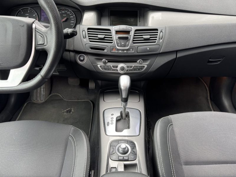 RENAULT LAGUNA III 2.0 dCi 175ch BVA 4 Control GT - Suivi d'Entretien