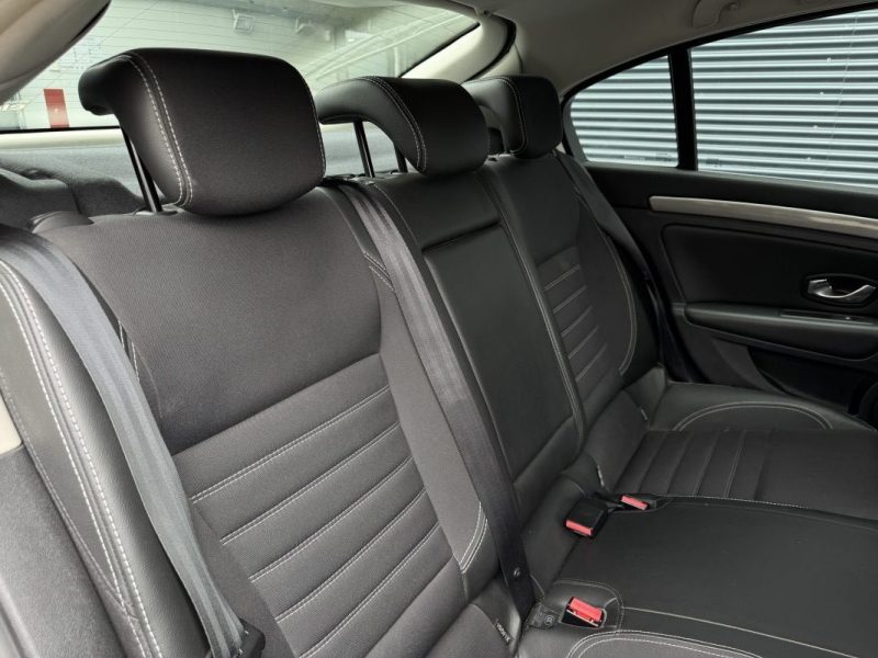 RENAULT LAGUNA III 2.0 dCi 175ch BVA 4 Control GT - Suivi d'Entretien