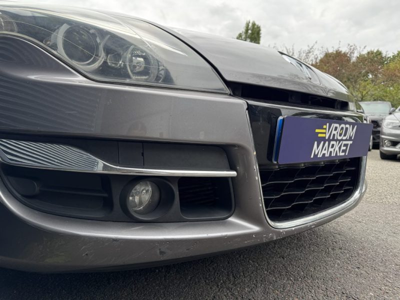 RENAULT LAGUNA III 2.0 dCi 175ch BVA 4 Control GT - Suivi d'Entretien