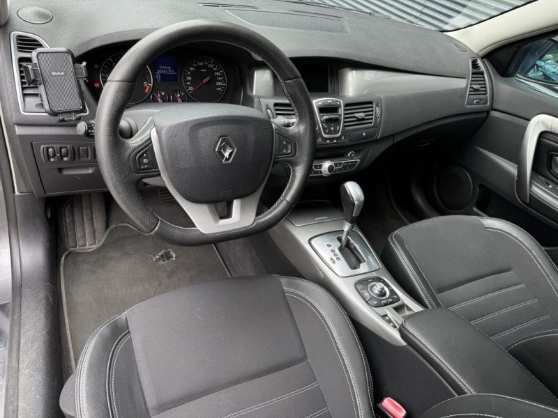 RENAULT LAGUNA III 2.0 dCi 175ch BVA 4 Control GT - Suivi d'Entretien