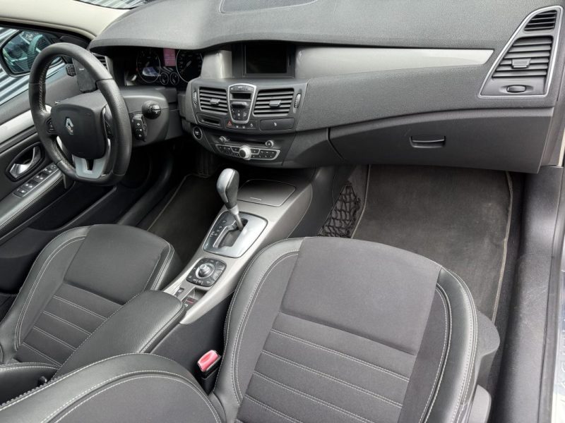 RENAULT LAGUNA III 2.0 dCi 175ch BVA 4 Control GT - Suivi d'Entretien