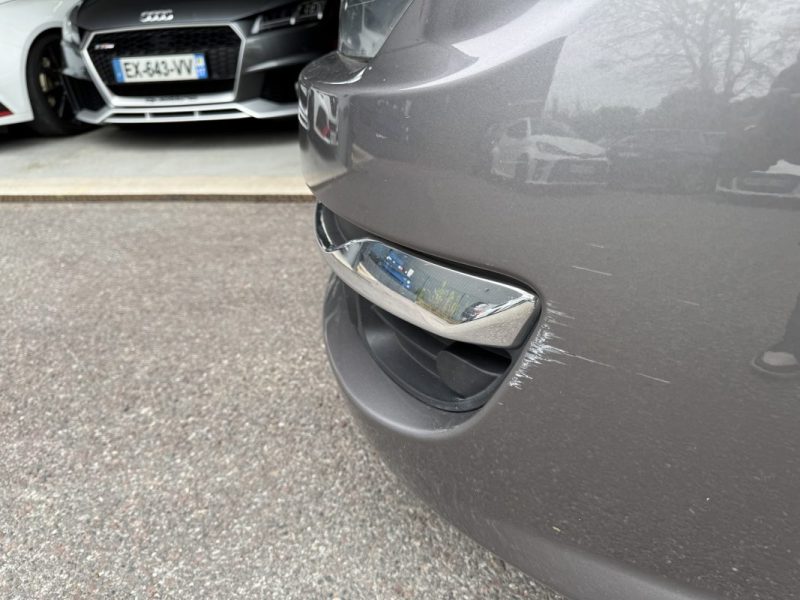 RENAULT LAGUNA III 2.0 dCi 175ch BVA 4 Control GT - Suivi d'Entretien