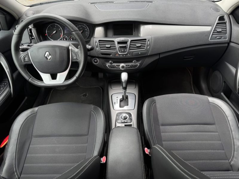 RENAULT LAGUNA III 2.0 dCi 175ch BVA 4 Control GT - Suivi d'Entretien