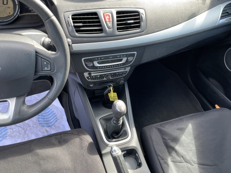 RENAULT MEGANE III ESTATE 1.5 DCI 110 FAP DYNAMIQUE EURO5 - GARANTIE 12 MOIS