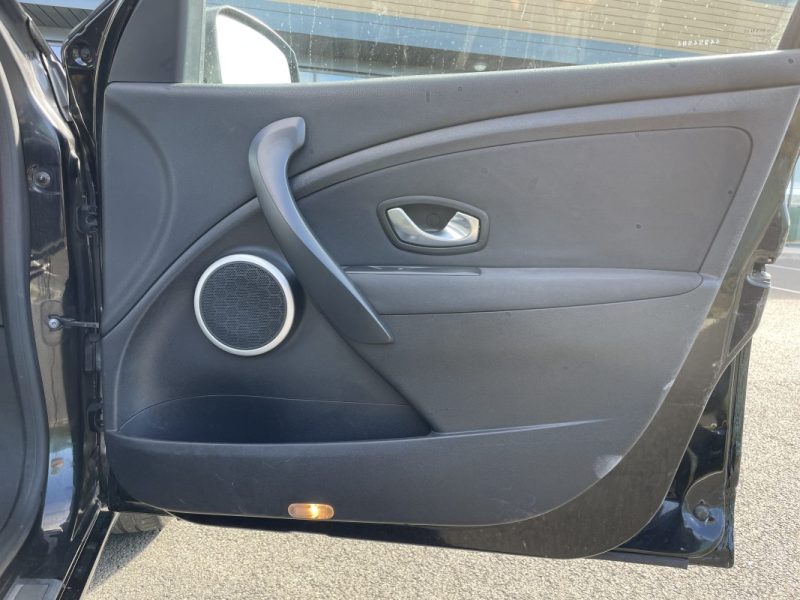 RENAULT MEGANE III ESTATE 1.5 DCI 110 FAP DYNAMIQUE EURO5 - GARANTIE 12 MOIS