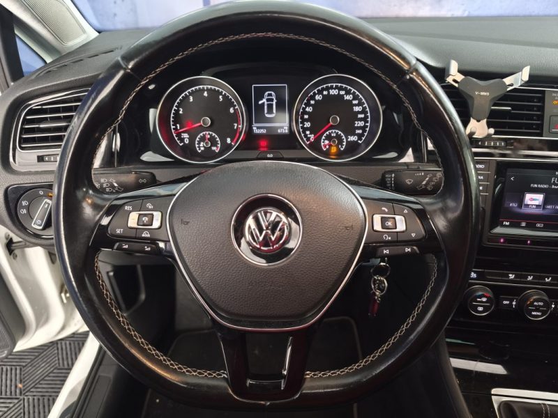 VOLKSWAGEN VOLKSWAGEN GOLF 1.2 TSI 105 Cv BLUEMOTION FINITION CUP - CLIMATISATION - RÉGULATEUR - GPS - RADAR AVANT ET ARRIERE   2014