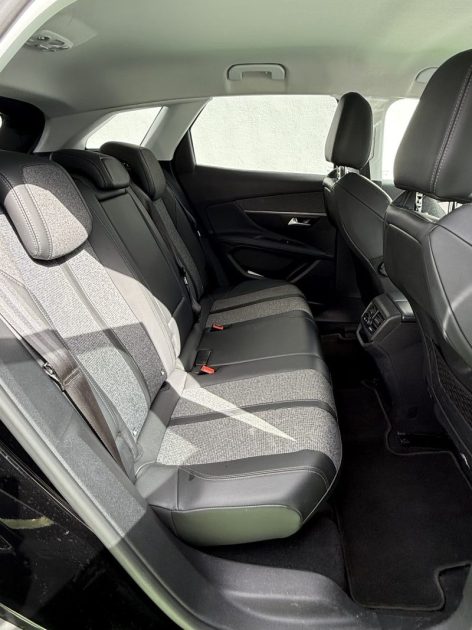 PEUGEOT 3008 1.5 BlueHDi 130 CV ALLURE BUSINESS EAT8 / ATTELAGE / ORIGINE FRANCE