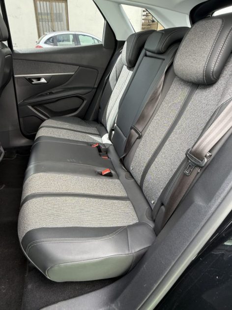 PEUGEOT 3008 1.5 BlueHDi 130 CV ALLURE BUSINESS EAT8 / ATTELAGE / ORIGINE FRANCE