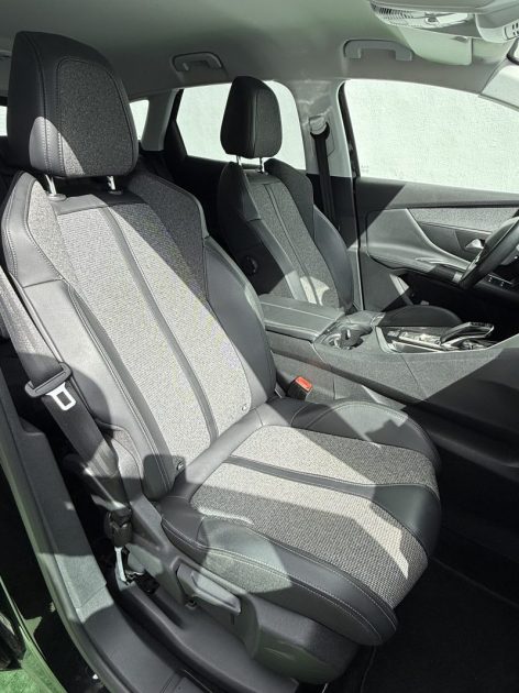 PEUGEOT 3008 1.5 BlueHDi 130 CV ALLURE BUSINESS EAT8 / ATTELAGE / ORIGINE FRANCE