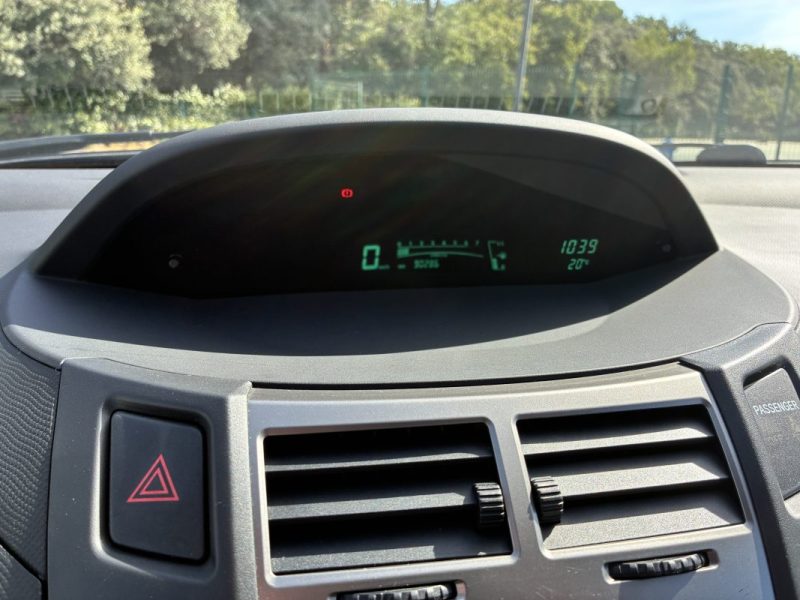 TOYOTA YARIS 1.0 - 69 VVT-i Confort Pack / ENTRETIEN TOYOTA