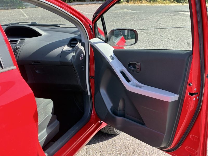 TOYOTA YARIS 1.0 - 69 VVT-i Confort Pack / ENTRETIEN TOYOTA