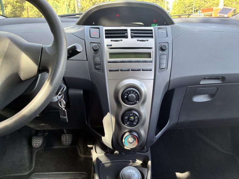 TOYOTA YARIS 1.0 - 69 VVT-i Confort Pack / ENTRETIEN TOYOTA