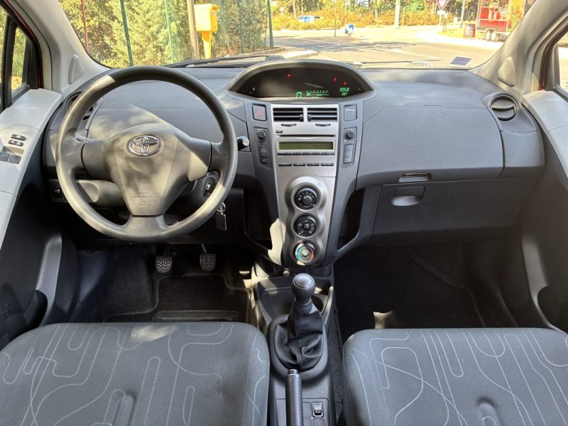 TOYOTA YARIS 1.0 - 69 VVT-i Confort Pack / ENTRETIEN TOYOTA