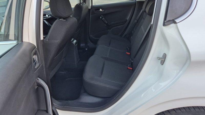 PEUGEOT 208 1.6 BlueHDi 75ch Allure Business S&S 5p