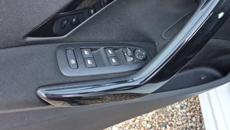 PEUGEOT 208 1.6 BlueHDi 75ch Allure Business S&S 5p