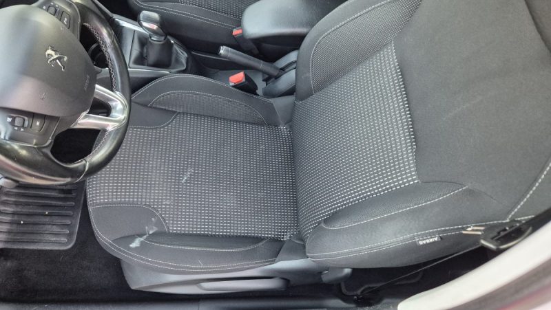 PEUGEOT 208 1.6 BlueHDi 75ch Allure Business S&S 5p