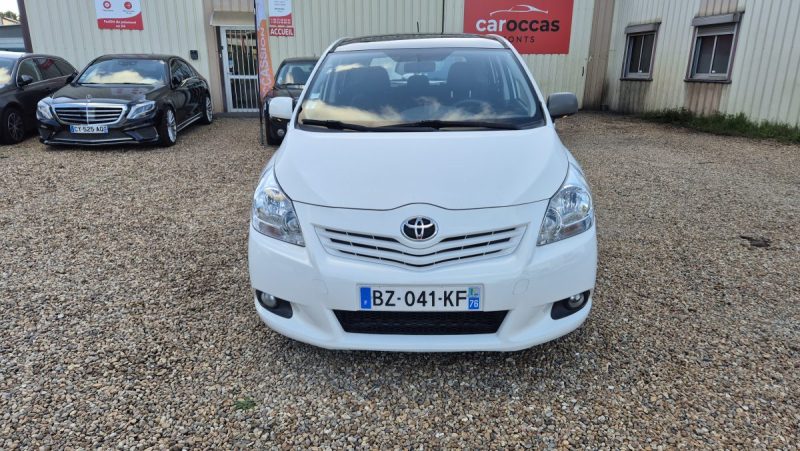 TOYOTA VERSO 126 D-4D FAP  SkyView 5 places