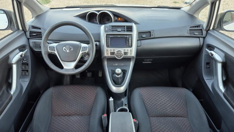 TOYOTA VERSO 126 D-4D FAP  SkyView 5 places