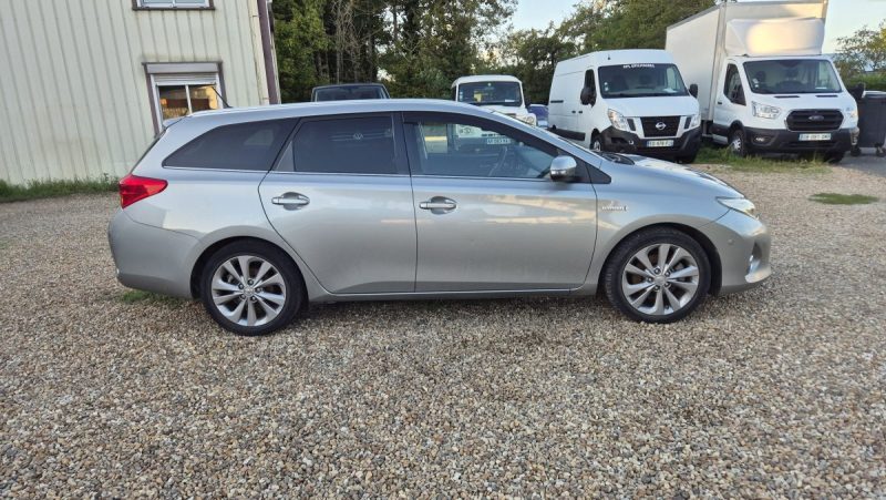 TOYOTA AURIS TOURING SPORT HSD 136h Style