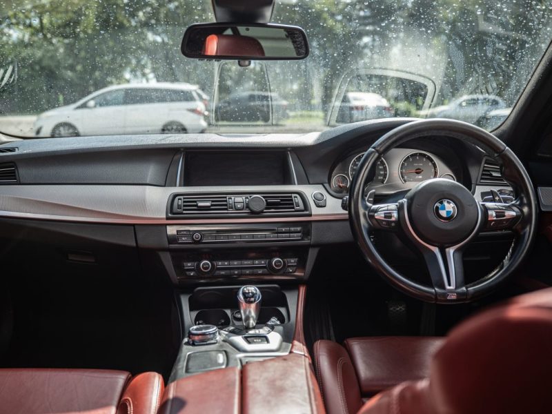 BMW M5 F10 LCI 4.4 V8 560Cv ANGLAISE DEDOUANEE 