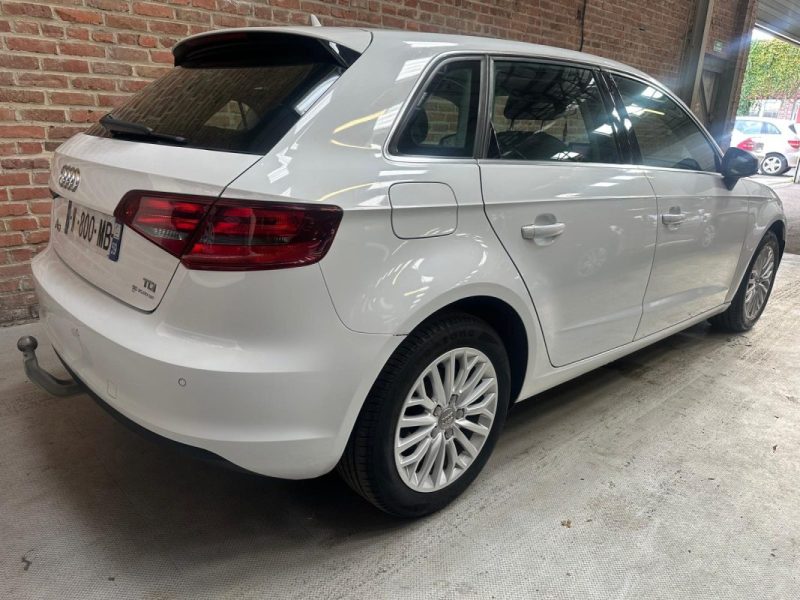AUDI A3 Berline 1.6 TDI 105ch Ambition 2013