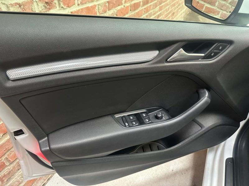 AUDI A3 Berline 1.6 TDI 105ch Ambition 2013