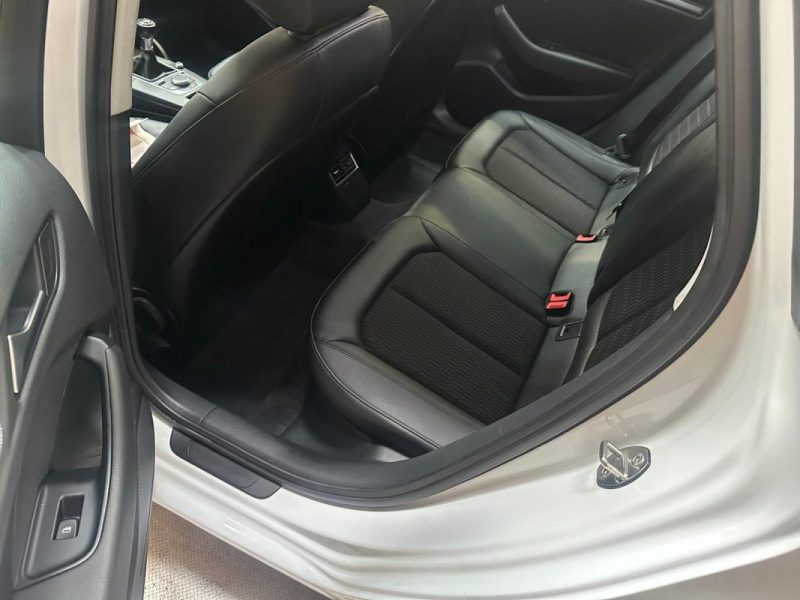 AUDI A3 Berline 1.6 TDI 105ch Ambition 2013