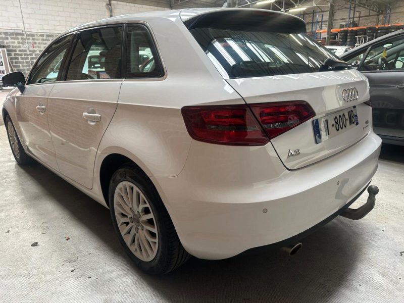 AUDI A3 Berline 1.6 TDI 105ch Ambition 2013