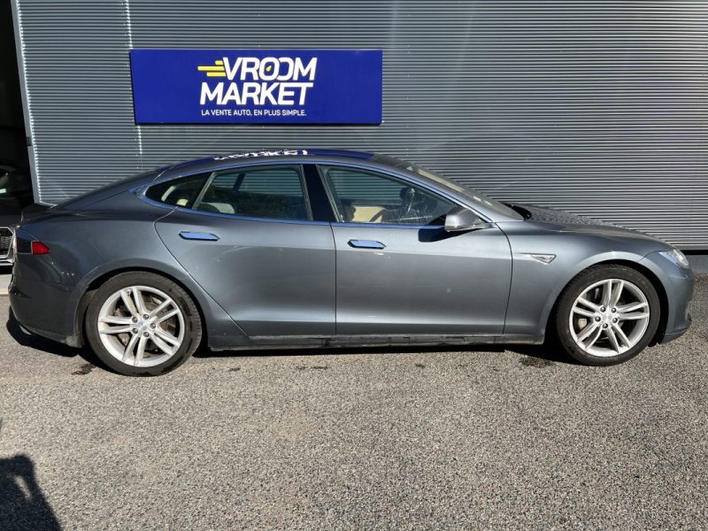 TESLA MODEL S P85 / RECHARGE GRATUITE A VIE