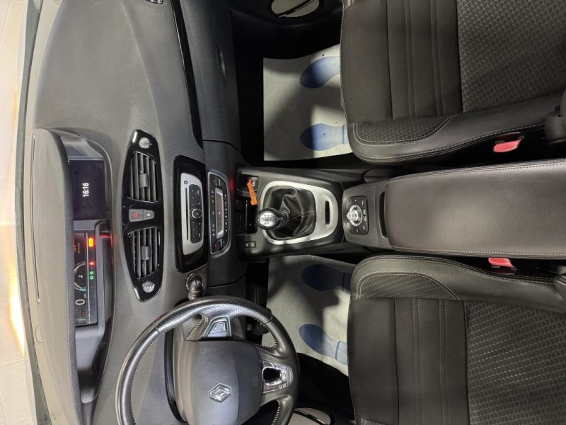 RENAULT MEGANE SCENIC 1.6 dCi 130ch  5 places 2015