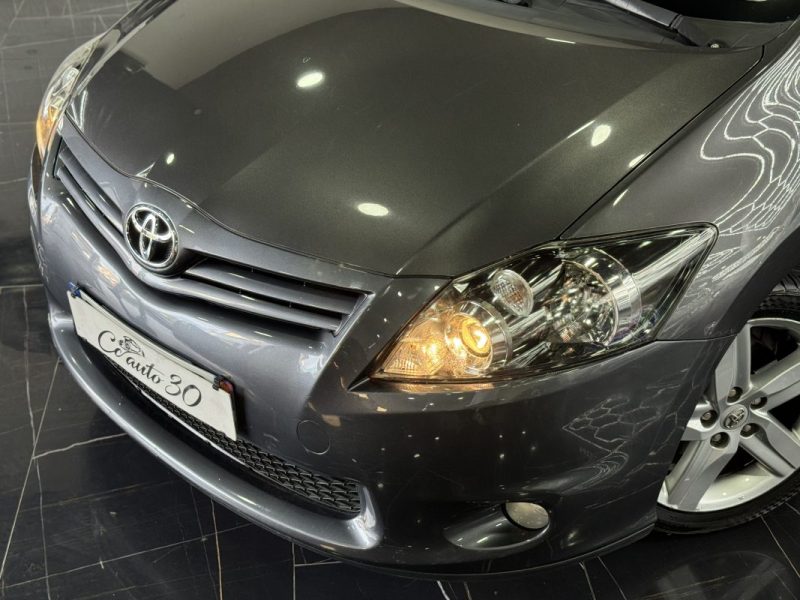 TOYOTA AURIS 2011 126 D-4D Lounge 5p