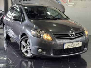 TOYOTA AURIS 2011 126 D-4D Lounge 5p