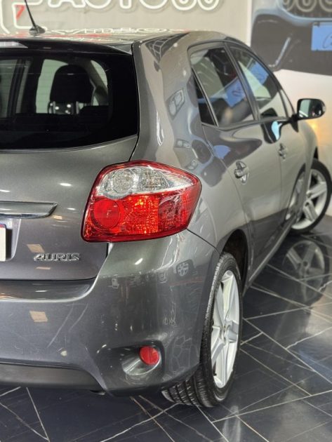 TOYOTA AURIS 2011 126 D-4D Lounge 5p
