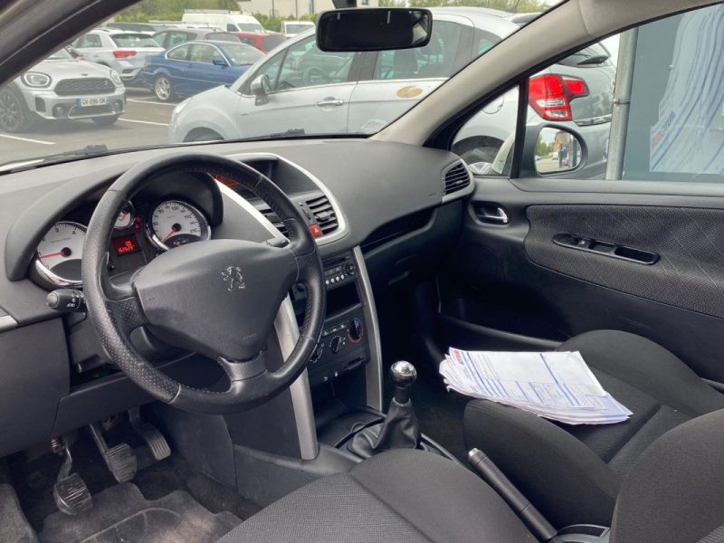 PEUGEOT 207 2009
