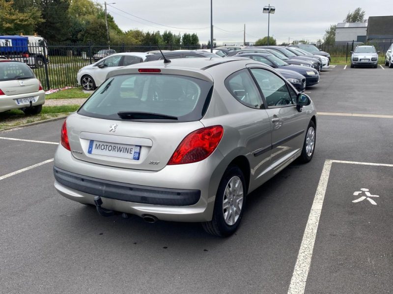 PEUGEOT 207 2009