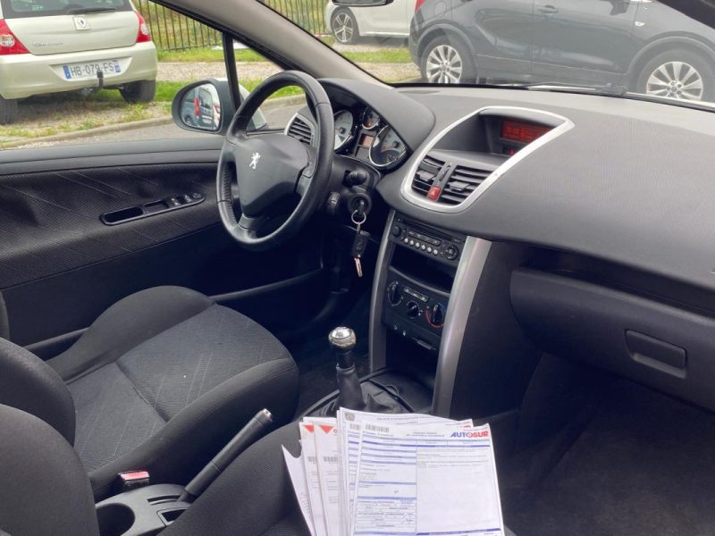 PEUGEOT 207 2009