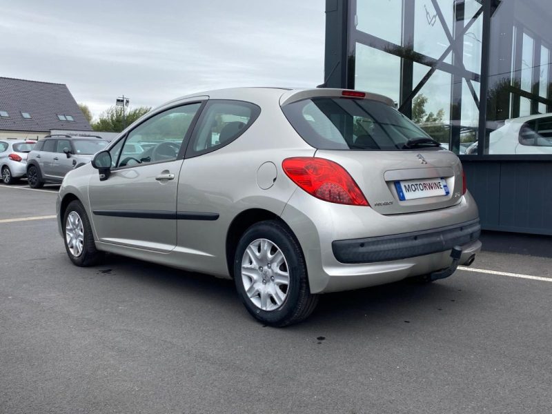 PEUGEOT 207 2009