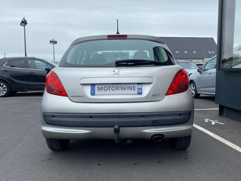 PEUGEOT 207 2009