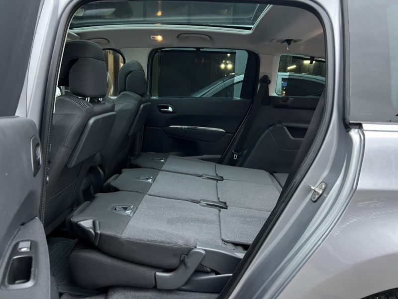PEUGEOT 5008 PHASE 2 ALLURE 1.2 130 Cv 7 PLACES TOIT PANORAMIQUE GPS CAMERA CritAir1 - GARANTIE 1 AN