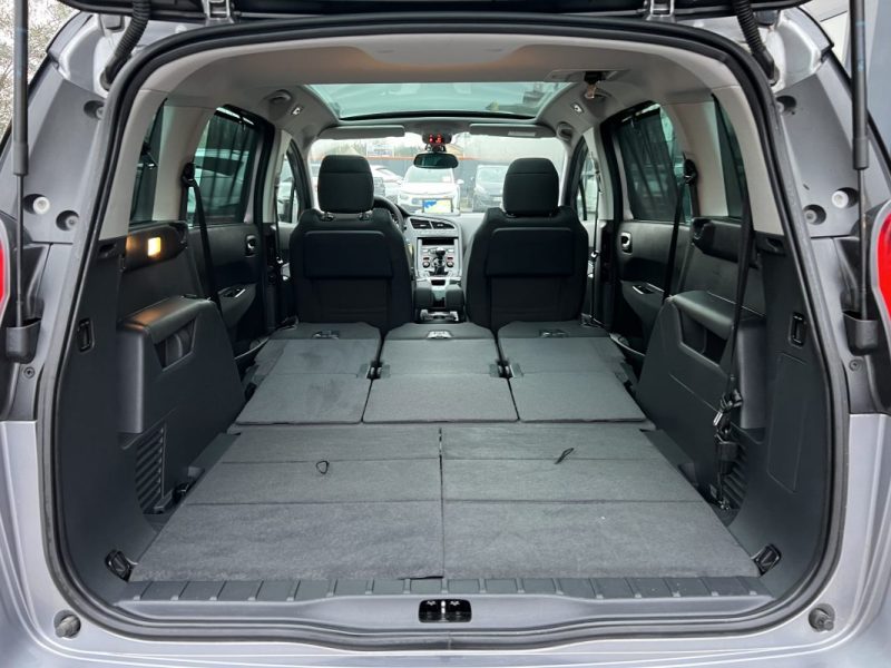 PEUGEOT 5008 PHASE 2 ALLURE 1.2 130 Cv 7 PLACES TOIT PANORAMIQUE GPS CAMERA CritAir1 - GARANTIE 1 AN