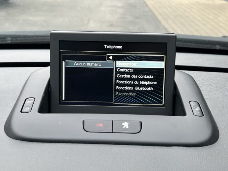 PEUGEOT 5008 PHASE 2 ALLURE 1.2 130 Cv 7 PLACES TOIT PANORAMIQUE GPS CAMERA CritAir1 - GARANTIE 1 AN
