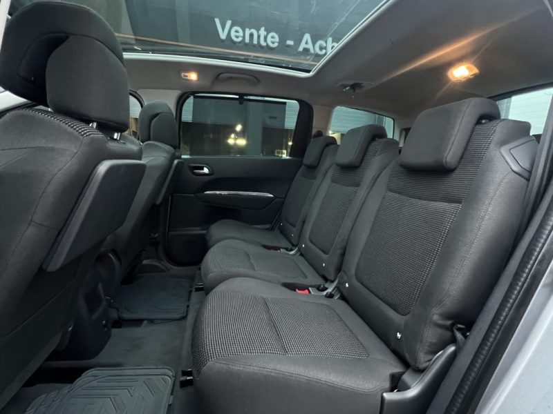 PEUGEOT 5008 PHASE 2 ALLURE 1.2 130 Cv 7 PLACES TOIT PANORAMIQUE GPS CAMERA CritAir1 - GARANTIE 1 AN