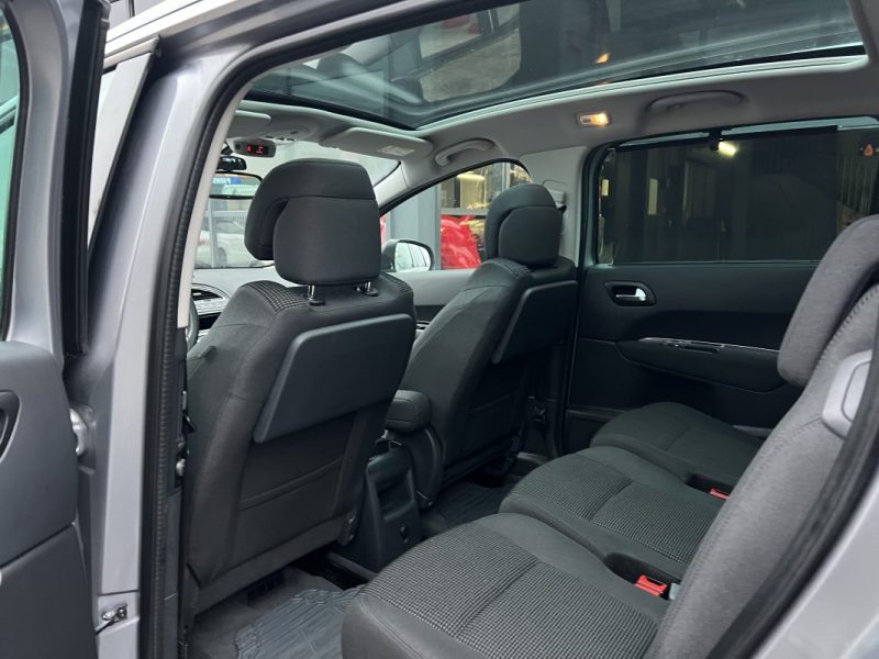 PEUGEOT 5008 PHASE 2 ALLURE 1.2 130 Cv 7 PLACES TOIT PANORAMIQUE GPS CAMERA CritAir1 - GARANTIE 1 AN