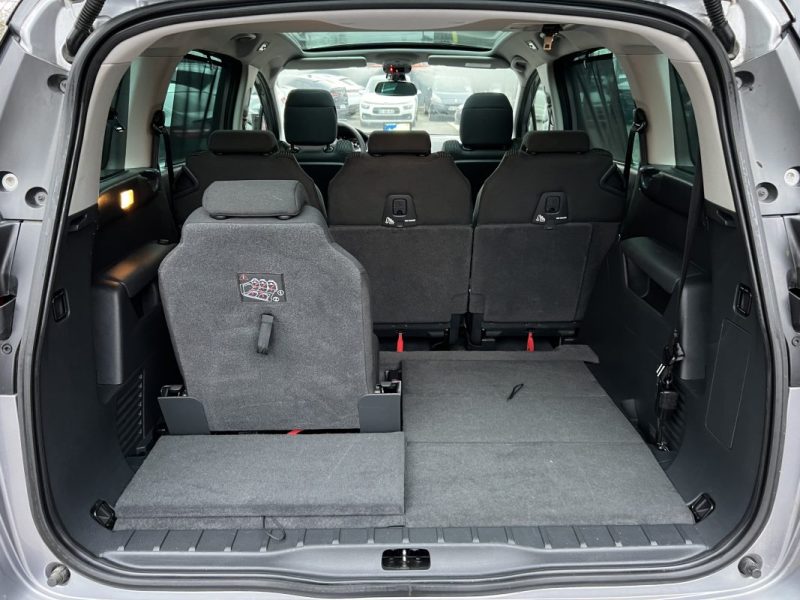 PEUGEOT 5008 PHASE 2 ALLURE 1.2 130 Cv 7 PLACES TOIT PANORAMIQUE GPS CAMERA CritAir1 - GARANTIE 1 AN